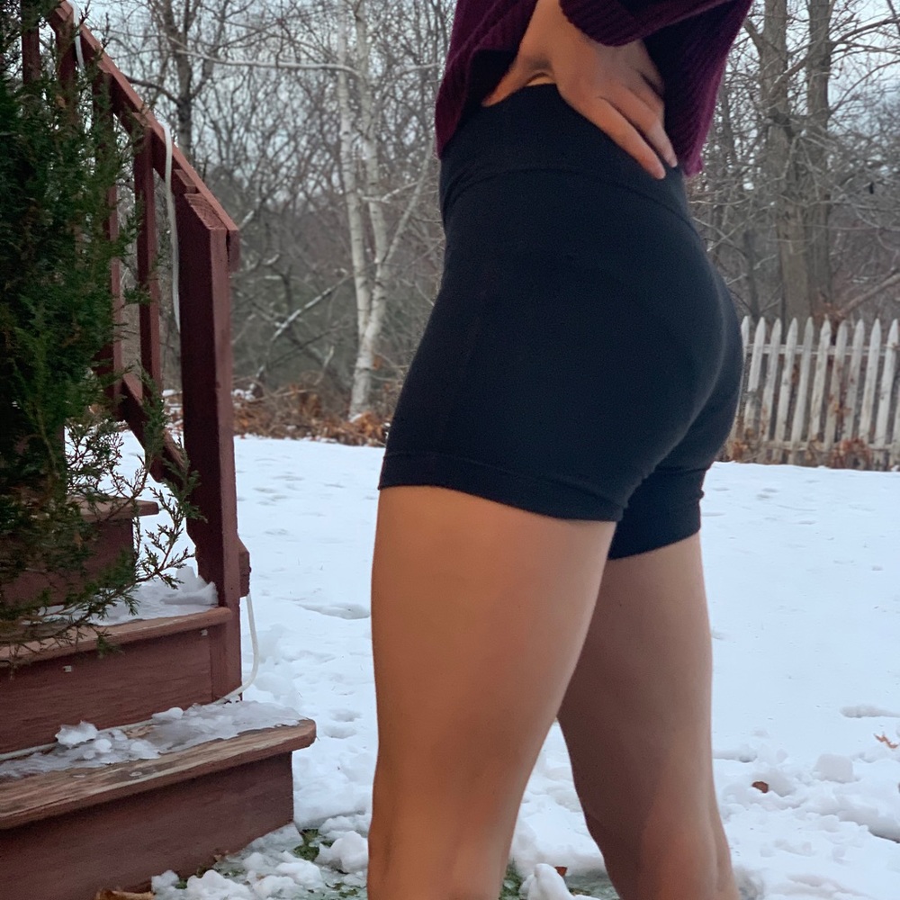 Black Athleta cropped athletic spandex
